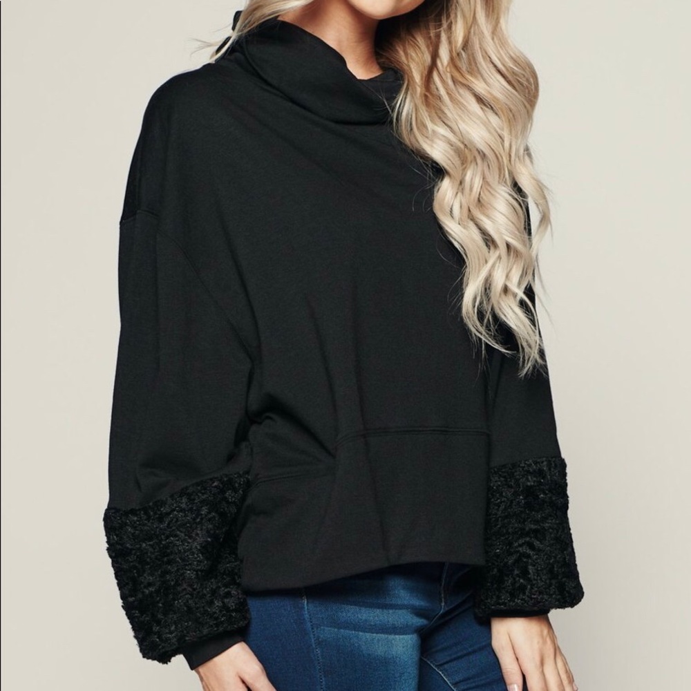 Black Turtleneck Swester